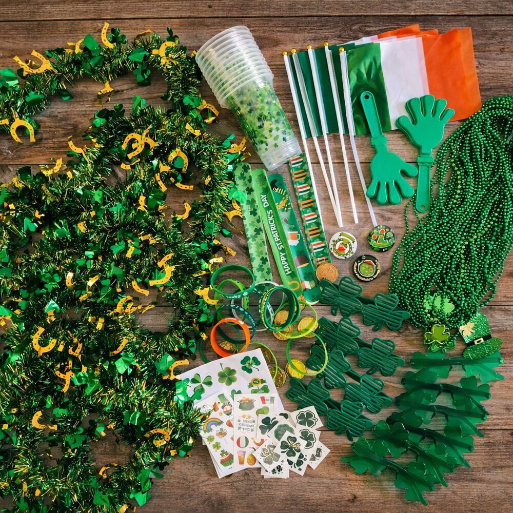 ☘️ St. Patrick's Day Parade Throws ☘️